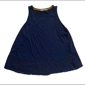Hint of Mint women’s large navy blue top